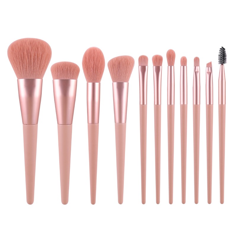 Makeup brush set with pouch