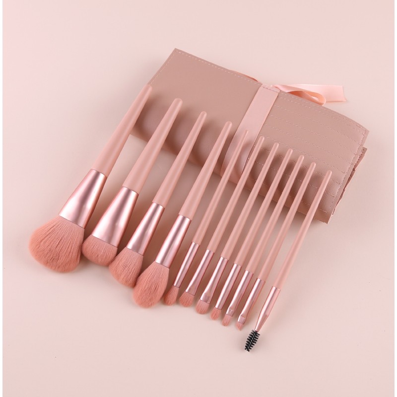 Makeup brush set with pouch